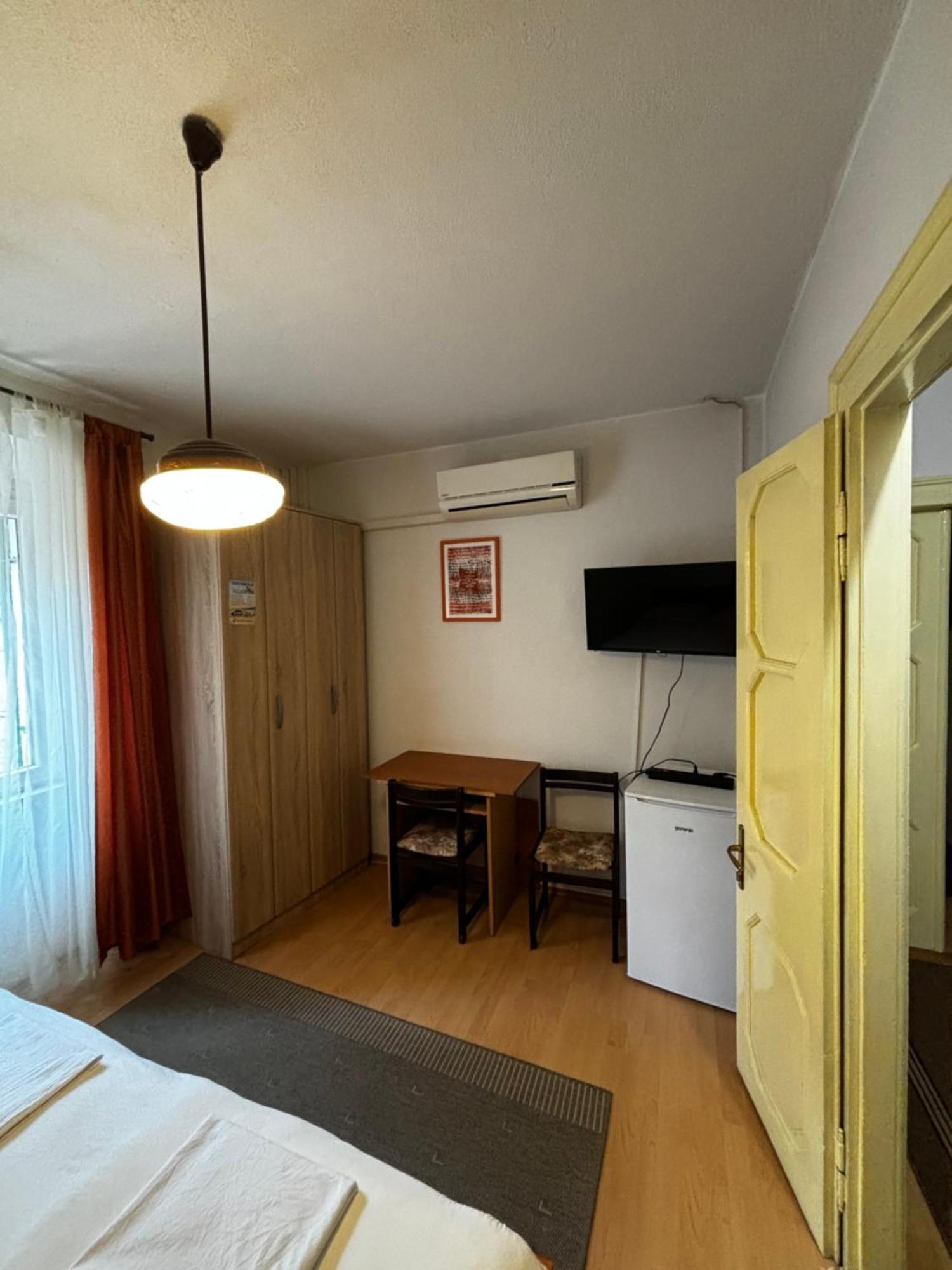 Accommodation Old Town Vitaic กอร์จูลา ภายนอก รูปภาพ
