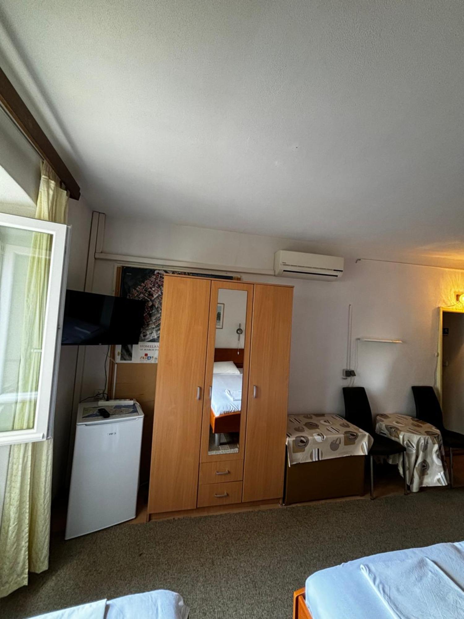 Accommodation Old Town Vitaic กอร์จูลา ภายนอก รูปภาพ