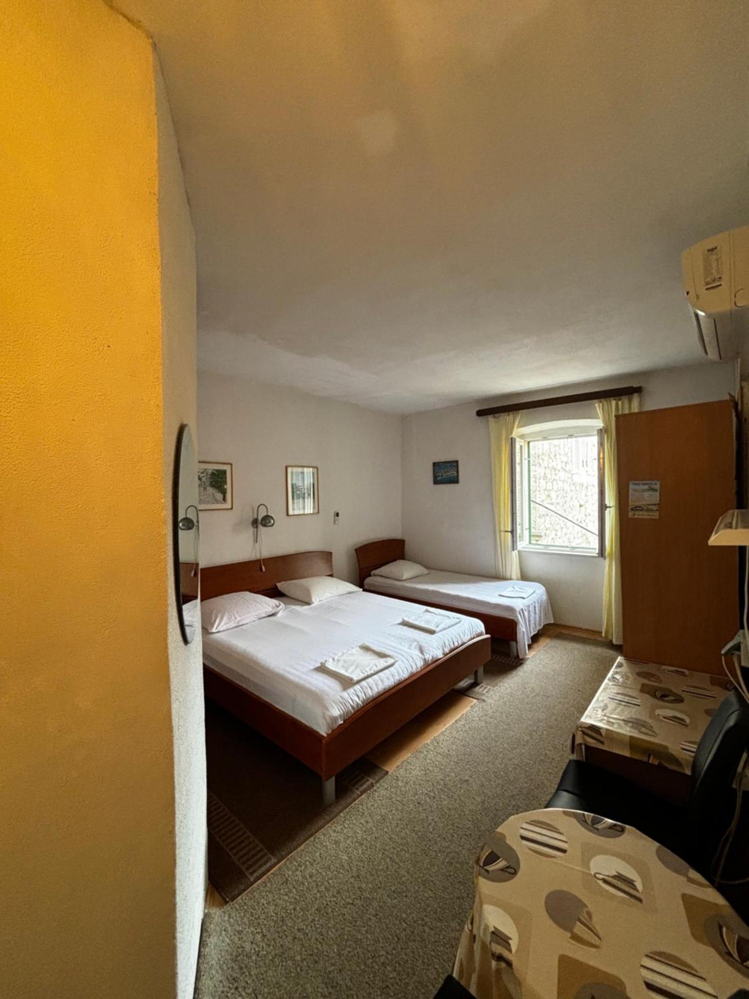 Accommodation Old Town Vitaic กอร์จูลา ภายนอก รูปภาพ