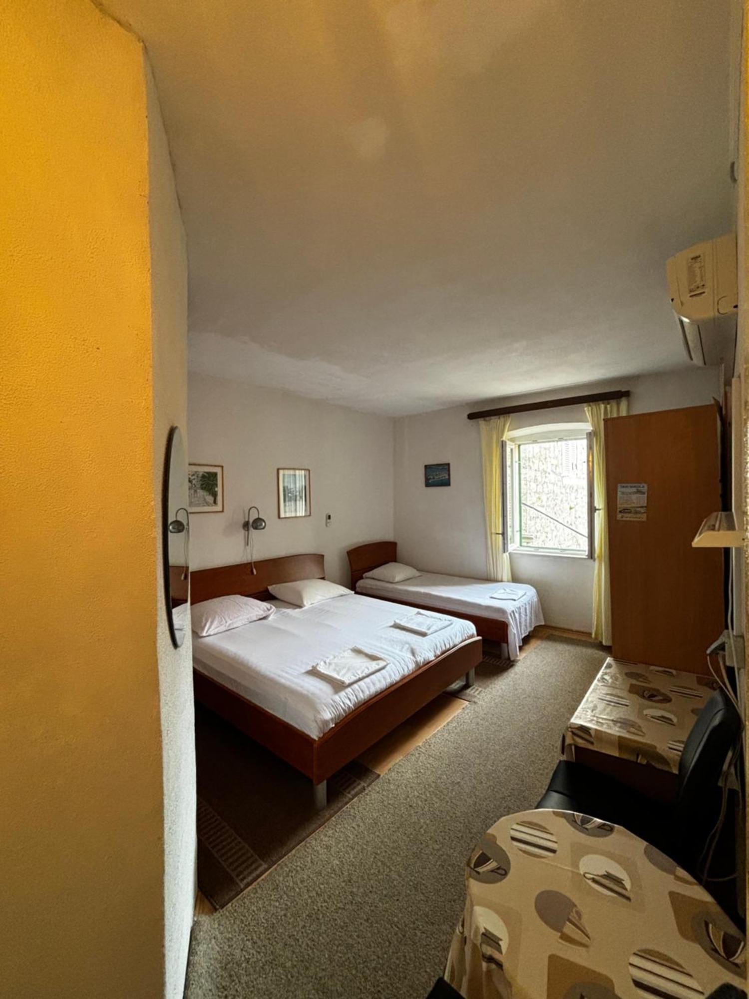 Accommodation Old Town Vitaic กอร์จูลา ภายนอก รูปภาพ